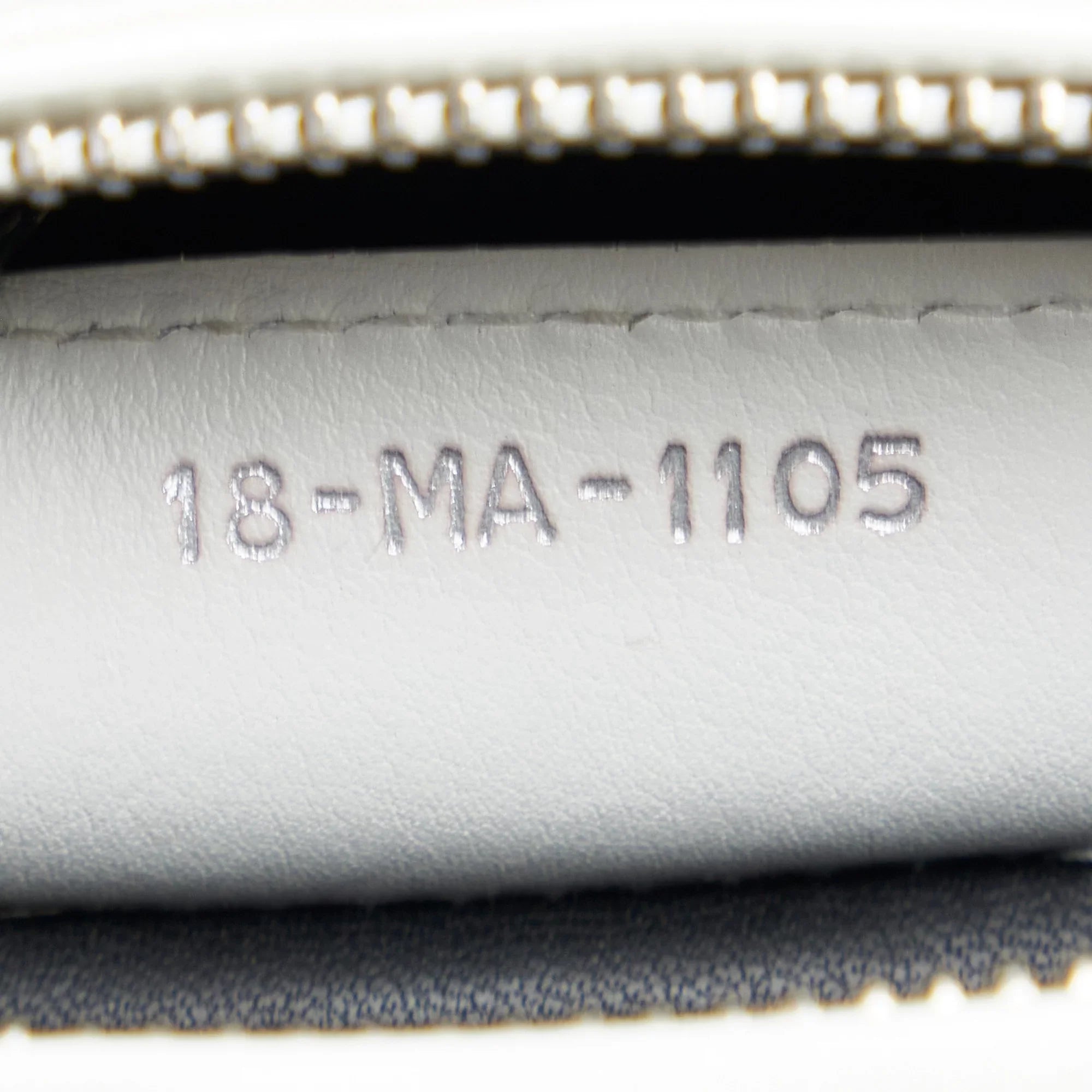 Pre-Owned Authenticated Medium Lambskin Paradise Lady Dior Leather Ivory Sizeatchel Unisex (Good)