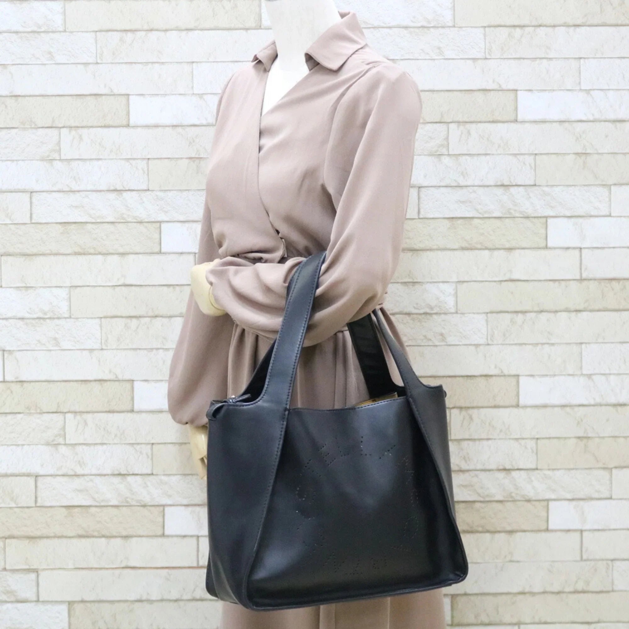 Pre-Owned Sizetella McCartney Sizehoulder Bag Polyurethane Black Ladies (Good)