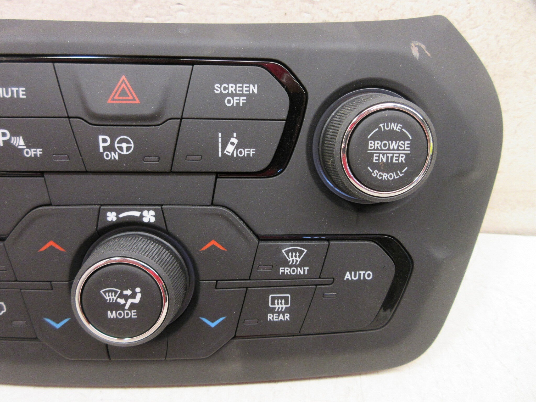 Pre-Owned 21 22 Jeep Renegade Audio Radio Climate Temperature Control Panel OEM LKQ (Good)