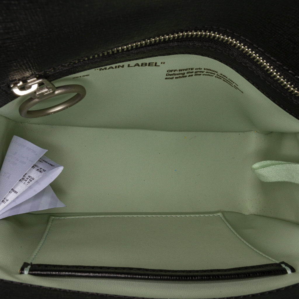 Pre-Owned Authenticated Off-Ivory Binder Clip Crossbody Bag Calf Leather Black Unisex (Good)