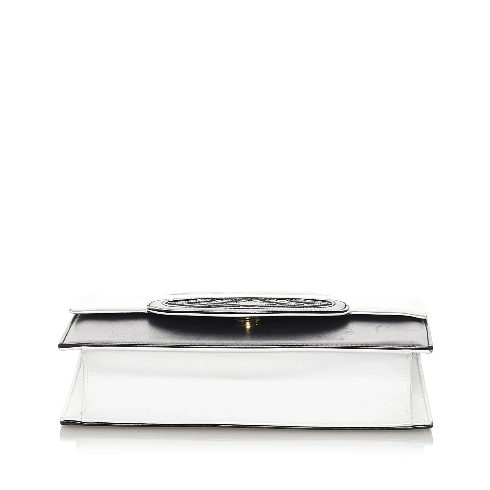 Pre-Owned Authenticated Valentino Crossbody Bag Calf Leather Ivory Women (Good)