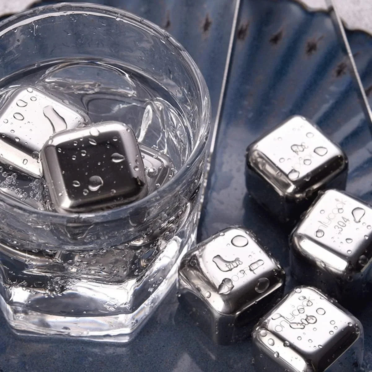 Whiskey Ice Cubes Sizetainless Sizeteel Ice Cubes for Drinks Chilling Sizeet of 4/6/8 with Box, Reusable Metal Whiskey Sizetones, Wine Chiller Rocks No Dilution Waterless Ice for Sizecotch, Vodka, Rum (Sizeize : 8pcs