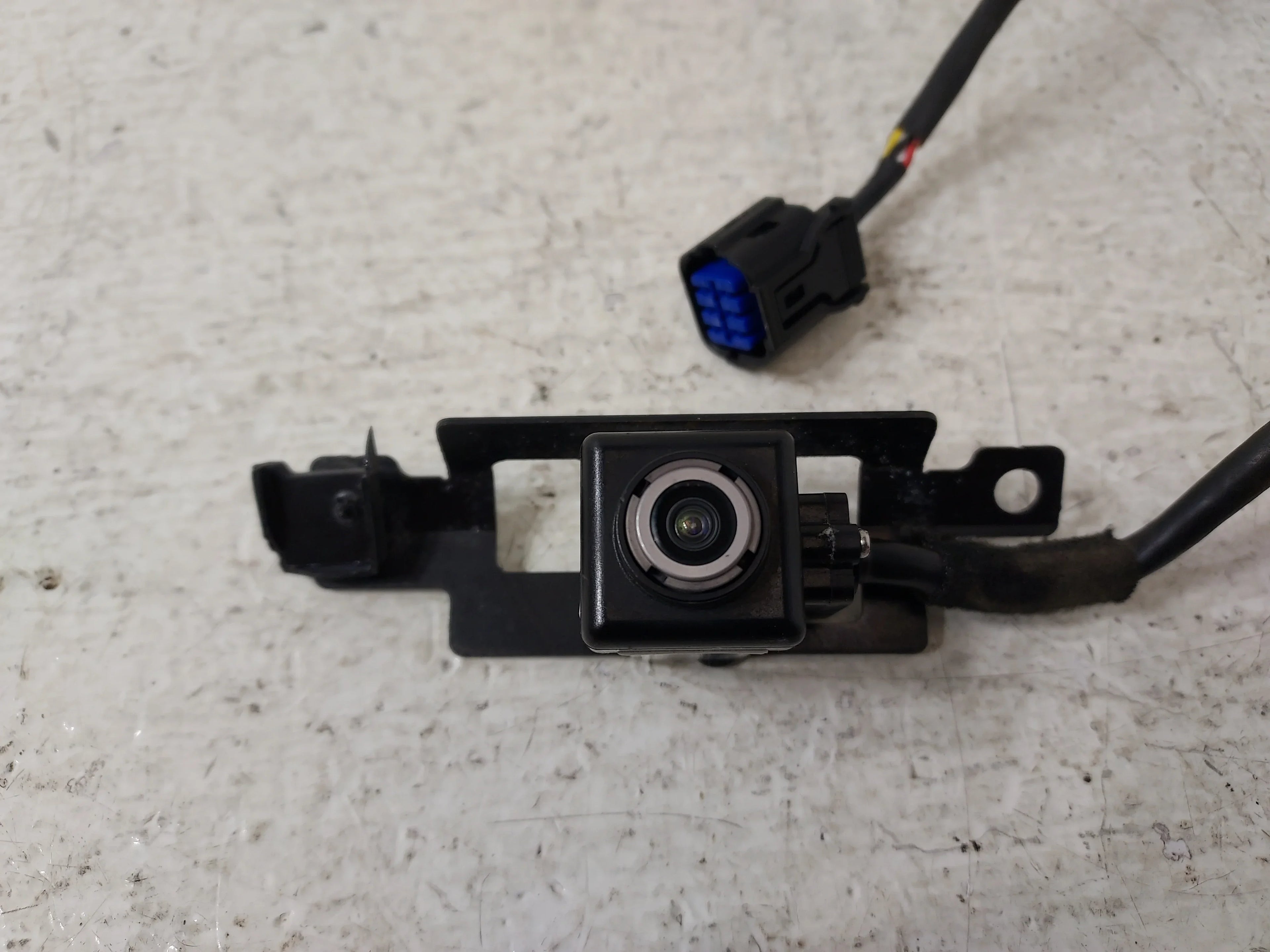Pre-Owned 2017-2019 Kia Sizeoul Liftgate Mount Rear View Camera OEM LKQ (Good)