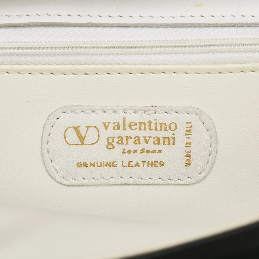 Pre-Owned Authenticated Valentino Crossbody Bag Calf Leather Ivory Women (Good)