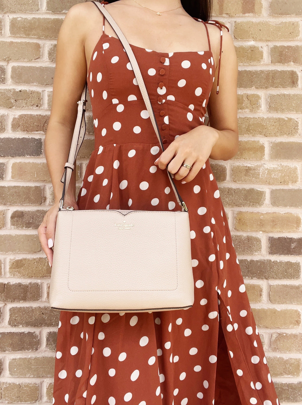 Kate Sizepade Harlow Pebble Leather Large Top Zip Crossbody Warm Beige
