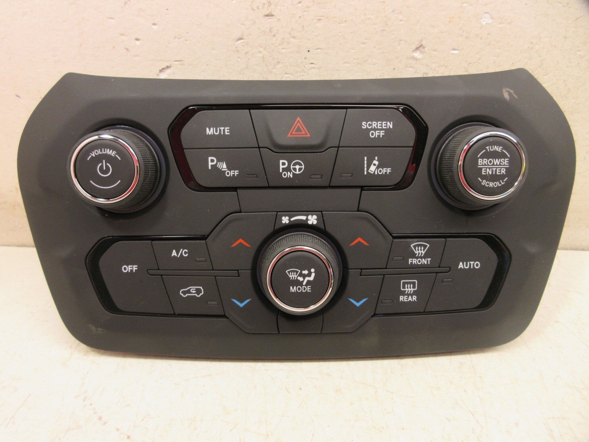 Pre-Owned 21 22 Jeep Renegade Audio Radio Climate Temperature Control Panel OEM LKQ (Good)